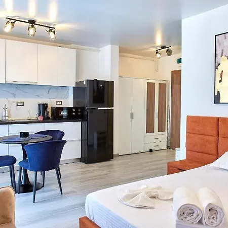 N10 By Aleezzi Apartament *