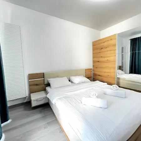 N10 By Aleezzi Apartament *