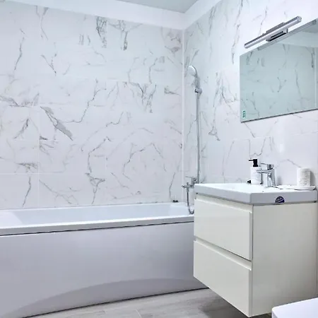 N10 By Aleezzi Apartment *