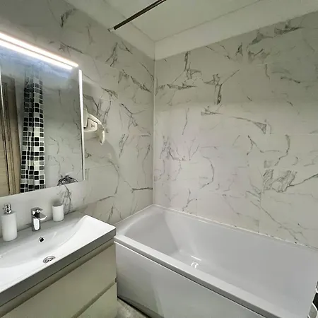 Apartment N10 By Aleezzi